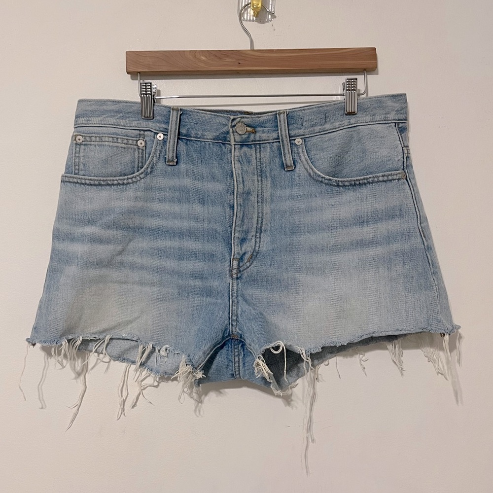 MADEWELL Relaxed Denim Shorts in Rosemount Wash: Destroyed Hem Edition 30